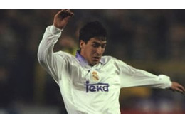 これがレアルの伝説ラウール…「裏街道すり抜けトラップゴール」 画像