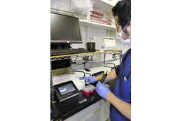 コロナ検査、1時間以内に 画像