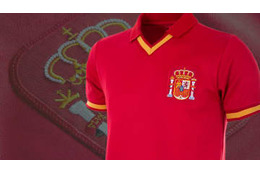 スペイン代表、「独裁時代の紋章も登場」レトロユニフォームとジャケット 画像