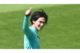 南野拓実、リヴァプール選手たちに披露した「日本語の歌」がこれ 画像