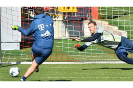 「手が使えない至近距離シュートストップ練習」がかなりハード 画像