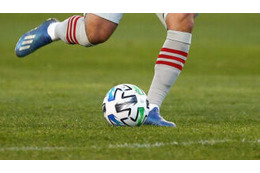 コスタリカ代表GKが決めた！「劇的フリーキックゴール」がこれ 画像