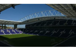 中島所属のポルト、ファンが「屋根に登って飛び跳ねる」場面がこれ 画像