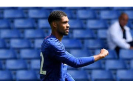 ロフタスチーク自爆…顔にボール蹴り込む 画像