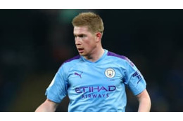 デブライネ、後輩から褒め殺しされる 画像