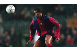 リヴァウド、バルセロナで“神”になった「伝説的ゴール」がこれ 画像