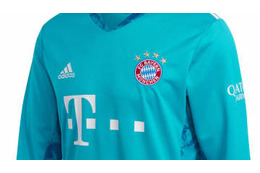 バイエルン、2020-21新GKユニフォーム発表！「真紅のトラックトップ」も登場 画像