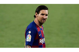 メッシ、荒ぶる！相手DFを突き飛ばす「怒りの鉄拳シーン」がこれ 画像