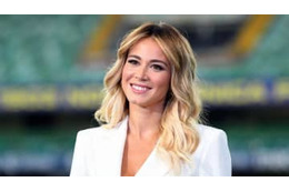 イタリアが誇る美女レポーター、ついに仕事再開！喜びの投稿がこれ 画像