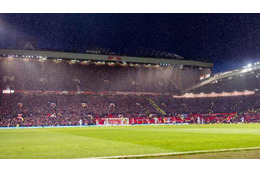 ユナイテッド、本拠地を彩る「4万人のファン写真」がこれだ 画像