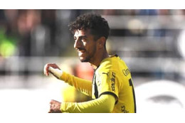 日本人選手がゴールした試合で！「ハーフウェーからの超ロング弾」がド迫力 画像