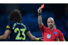 「D・ルイスとの契約延長、冗談だろ？」アーセナルOBプティがバッサリ 画像