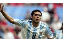 伝説司令塔リケルメも42歳誕生日！「神業キープ＆パス集」が本当に凄い 画像