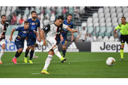 鬼メンタル！ロナウド、ど真ん中に蹴り込む「勇気のPK」がこれ 画像