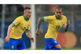 アルトゥールのユーヴェ移籍、ダニ・アウヴェスが「鍵」か 画像