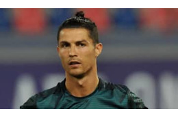 ロナウド、「仰天私服」に世界がザワつく！そのメガネ姿がこちら 画像