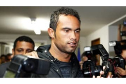 愛人を殺して犬に食わせたGK、犬飼育場の広告塔になり大炎上 画像