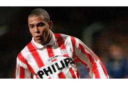 元祖ロナウドは16歳で宇宙人だった話 画像