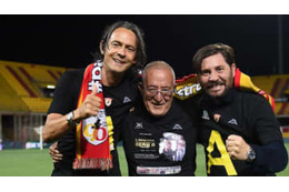 インザーギ兄監督、昇格で「選手と一緒に騒ぎまくる」場面がこれ 画像