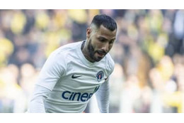 もはや師匠！クアレズマ、「裸足で鬼カーブのラボーナ」蹴る 画像