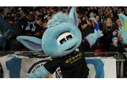 シティとユナイテッドのマスコットが踊りまくる「計算式ソング」が話題 画像