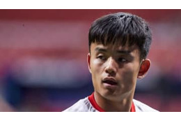 19歳久保建英、いまの「腹筋」はこんな感じ 画像