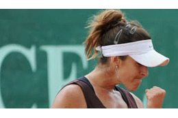 ロングパスを「胸でカゴに入れる」女子選手の映像がこれ 画像