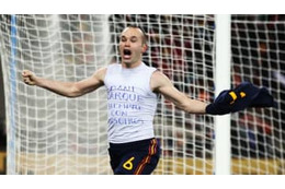 イニエスタのゴールに歓喜して下半身不随になった男性、イニエスタに感謝する 画像