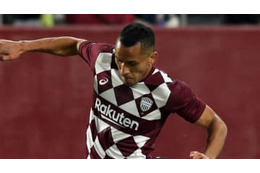 スペインでも話題！神戸、ワンタッチ連携からの「マクマナマンシュート」がこれ 画像