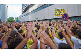 「密すぎるバス待ち」で炎上…スペイン昇格チームサポが爆集 画像