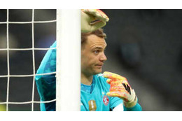 ノイアー、「差別ソング」を歌う衝撃映像がこれ 画像