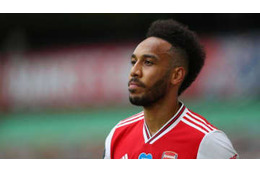 オーバメヤング、「2-1！2-1！」と煽られまくる場面がこれ 画像