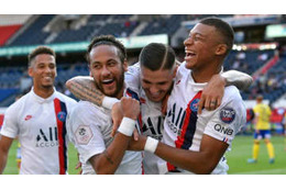 ネイマール、小林祐希の目の前でやった「トリックPK」がこれ 画像