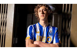 中島のポルト、2020-21新ユニフォームを発表！ホームには「驚きの黄色」 画像