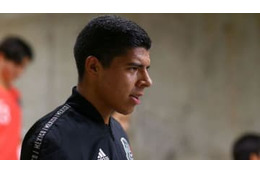 18歳天才FW「最悪のヘアスタイル」でデビュー！その写真がこれ 画像