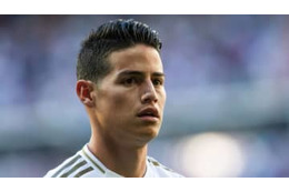 ハメス、腹筋むき出しの半裸でバスケ　アリウープをアシスト 画像