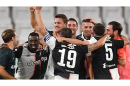 ロナウドの記録更新ツイート、同僚ダニーロがツッコむ「オレは…？」 画像