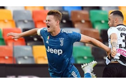 「デリフトのユーヴェ移籍は間違い」 伝説ファンバステンがバッサリ 画像