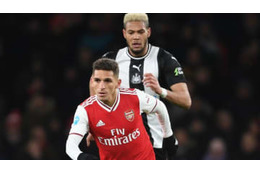 これがトレイラの新ユニだ！アーセナルの「身長ジョーク」がこれ 画像