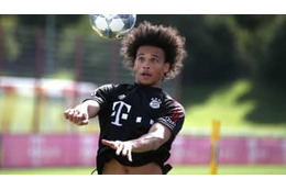 バイエルン移籍のサネ、味方をズタズタにした「鬼加速ドリブル」がえぐい 画像