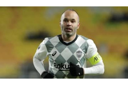 36歳イニエスタがやった！闘牛士みたいな「身かわしの術」がすごい 画像