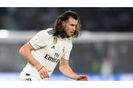 レアルで凄かったベイル、後ろから見る「鬼曲がりパス」がえぐい 画像