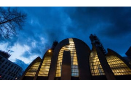 新ユニにモスクがあるからファンやめます　ケルンはお別れ宣告 画像