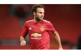 マタ、いい人すぎ！自分を止めた相手GKを労う「仏シーン」がこちら 画像