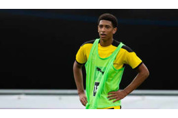 ドルトムントの超天才ベリンガム、歌の才能はイマイチだった 画像