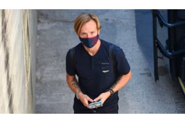 バルセロナ、ラキティッチに激怒か　問題の「プールダイブ」がこれ 画像