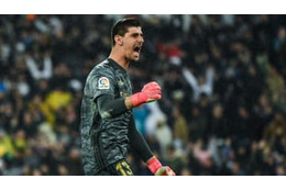 クルトワ、虎や蛇と戯れる 画像