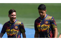 送別会？バルサ退団噂のメッシとスアレス、「時間差で帰る」場面がこれ 画像