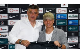 浅野のパルチザン監督が審判にガチキレ！「ボトル投げつけ、マイク破壊」がこれ 画像