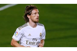 モドリッチ、高級車「ベントレー・コンチネンタルGT」で降臨 画像